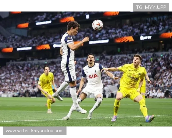 热刺边路分球视野极佳